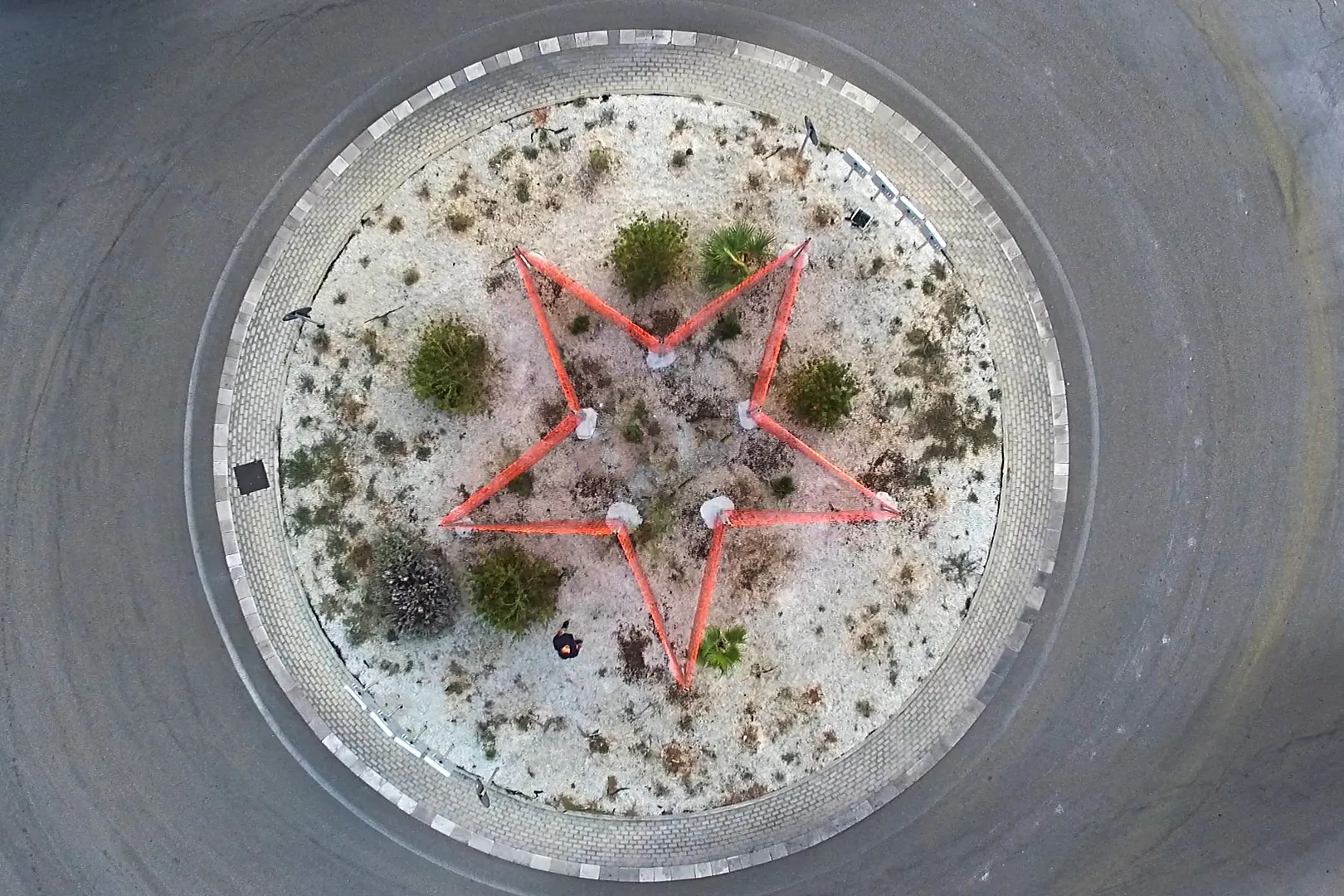 Vista aerea dell’installazione a forma di stella