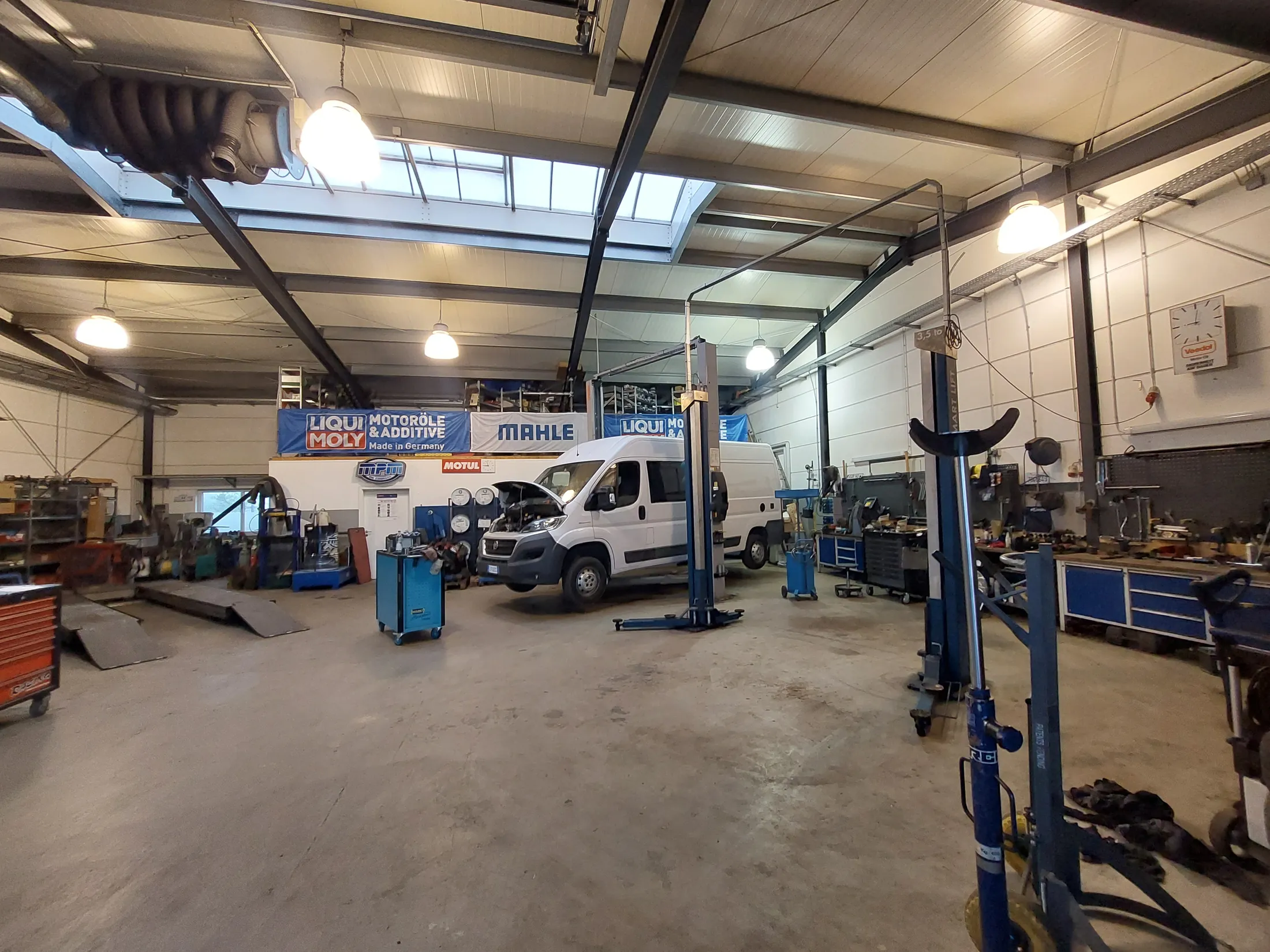 Il Ducato in officina durante le verifiche tecniche