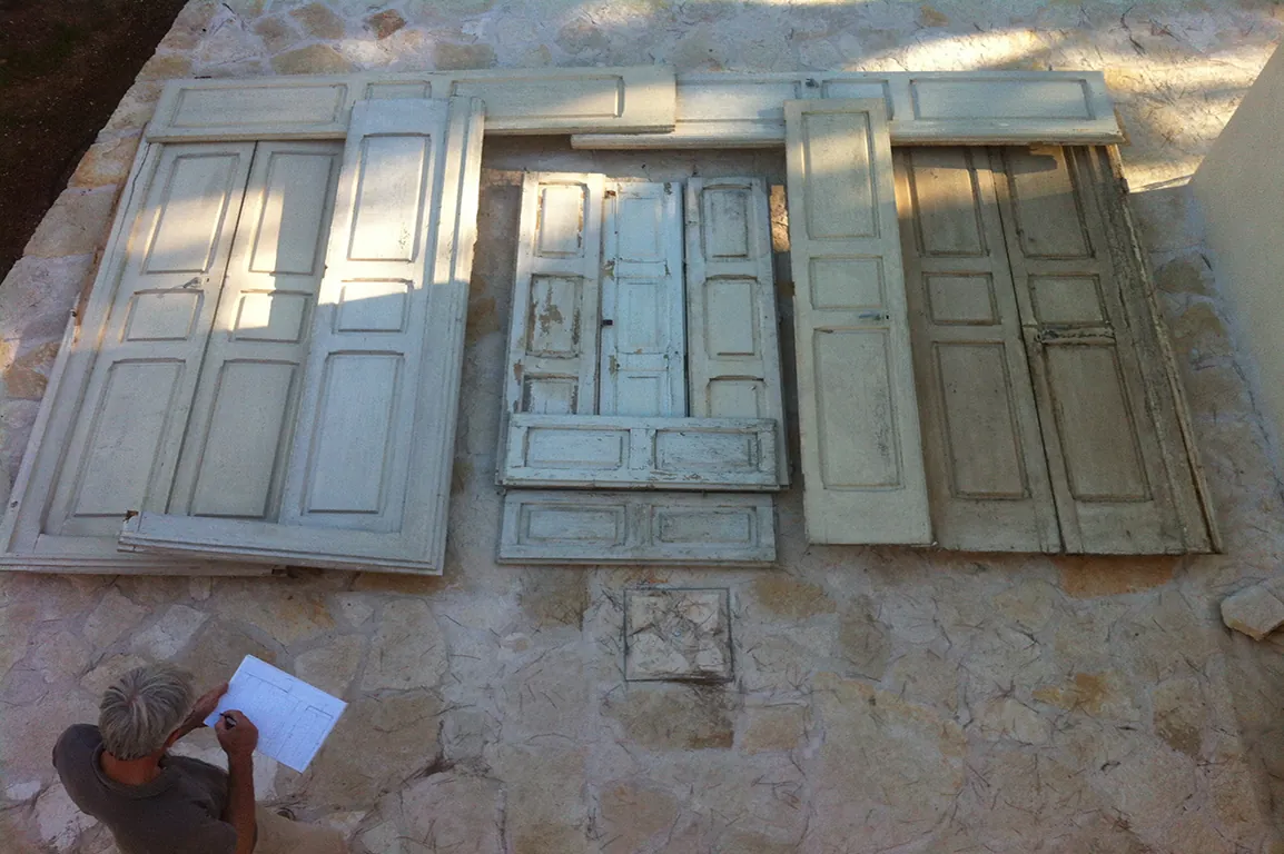 Porte in legno recuperate durante il cantiere